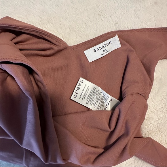 ARITZIA CONTOUR V-NECK TANK - Picture 5 of 5